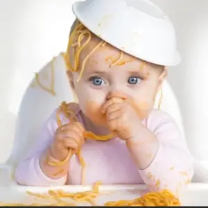 Baby flinging food.(how to discipline a naughty baby)